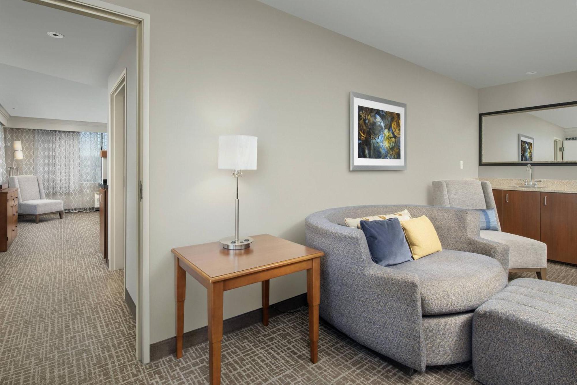 Отель Courtyard Tacoma Downtown Экстерьер фото